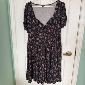 Torrid Women's Black and Pink Skull Graphic Short Sleeve Dress - Size 1 - NWOT